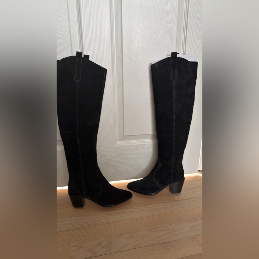 Black Knee-High Women's Boots